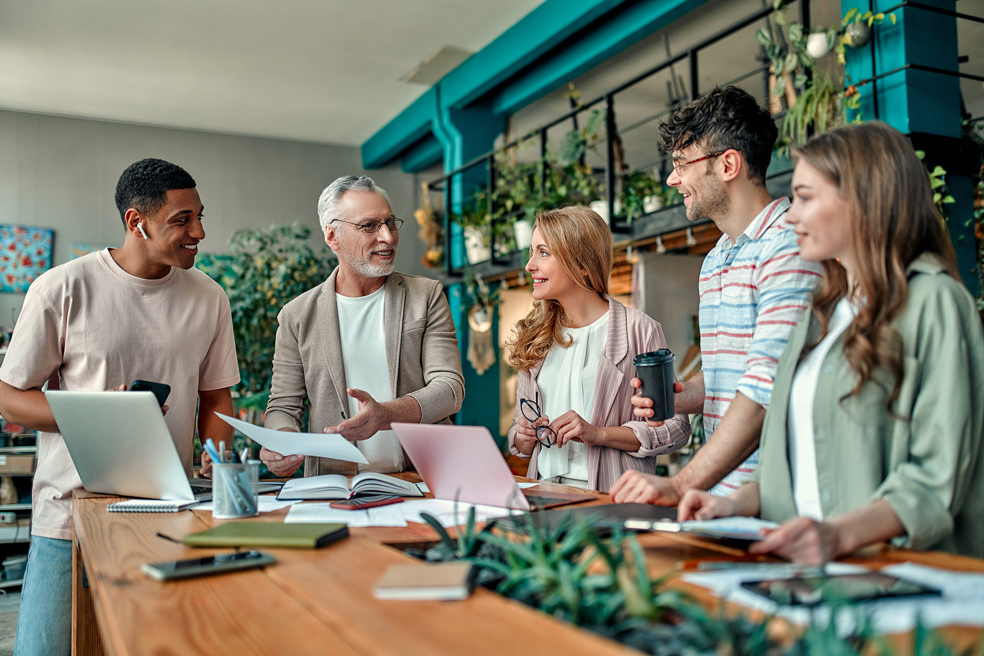 collega's werken samen